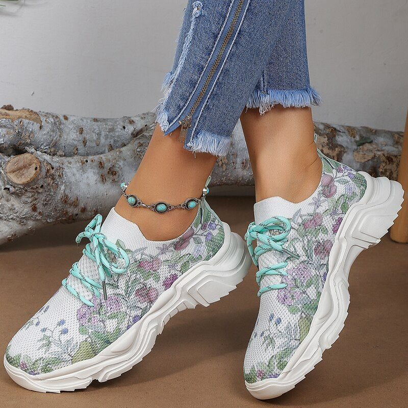 Ademende orthopedische sneakers met vetersluiting en bloemenprint